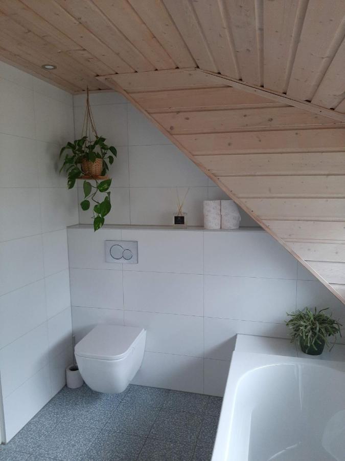 Vakantiehuis Met Hottub En Barrelsauna Оммен Экстерьер фото